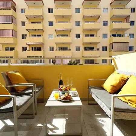 In Cristianos Lägenhet *